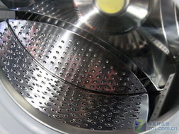 獨(dú)特弧面機(jī)身 三洋滾筒洗衣機(jī)2599元